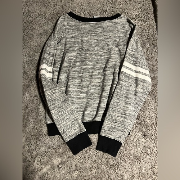 VS PINK Gray Crewneck Size M - Picture 3 of 5
